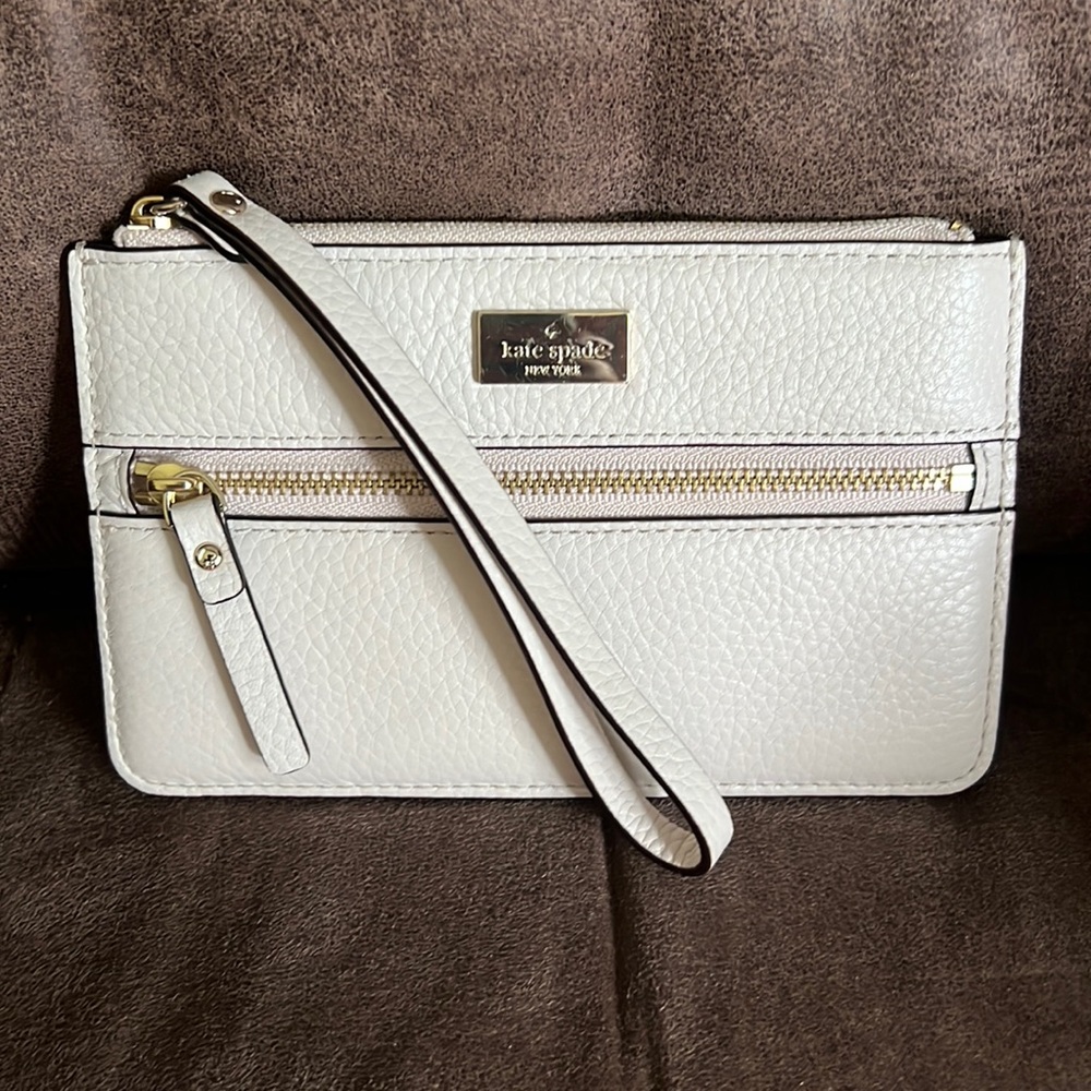 Kate Spade tan wristlet-like new